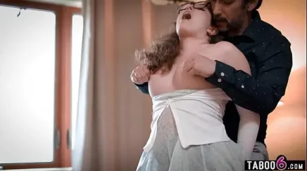 Nerd novinha safada dando sua bucetinha pro dotado